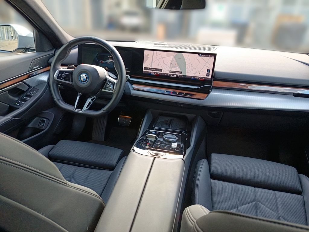 BMW i5 2024