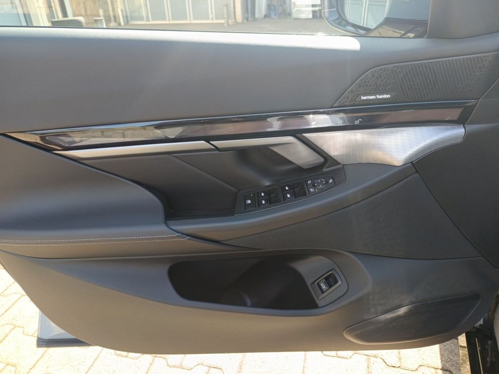 BMW i5 2024