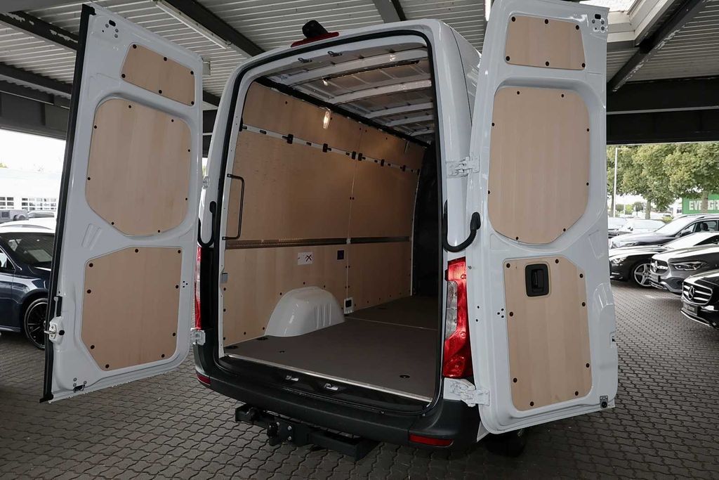 Mercedes-Benz Sprinter 2025