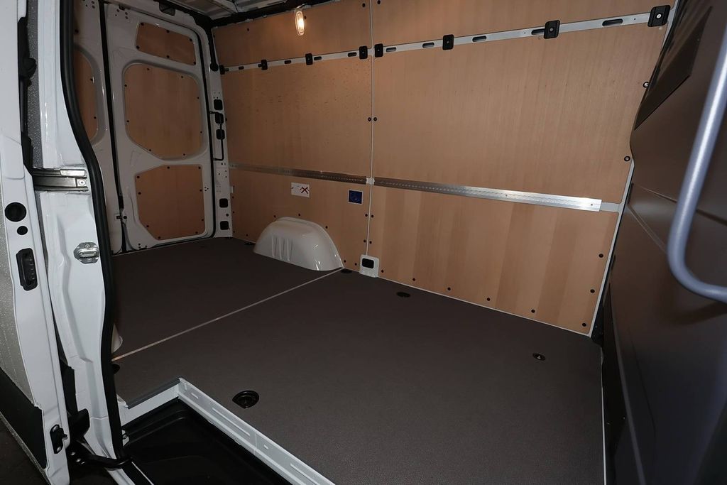 Mercedes-Benz Sprinter 2025