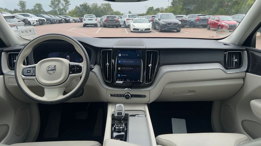 Volvo XC60 2022