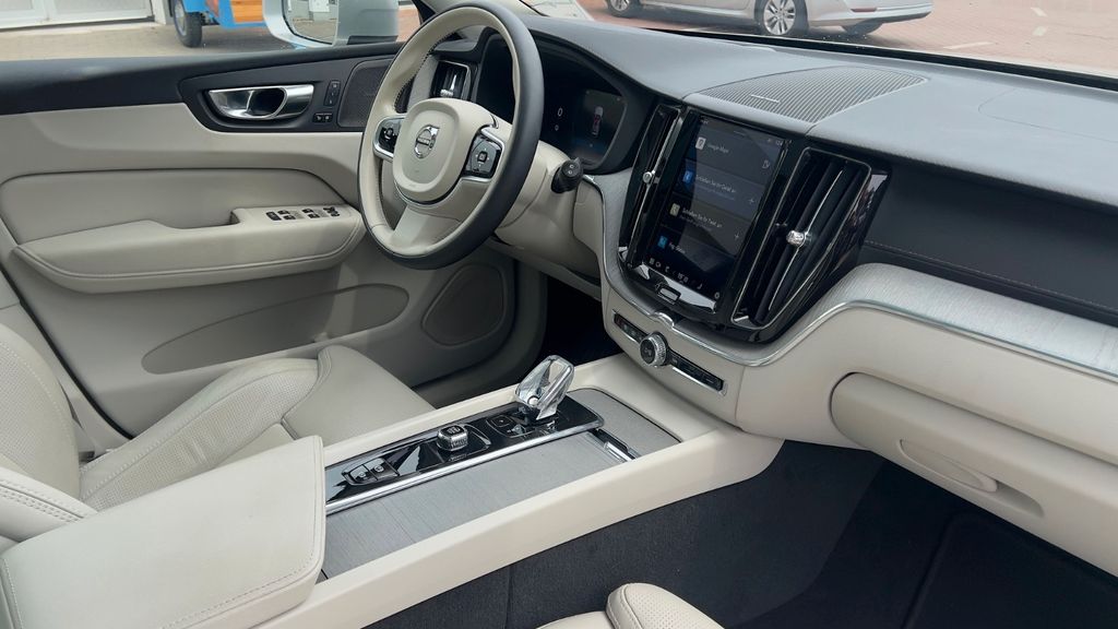 Volvo XC60 2022
