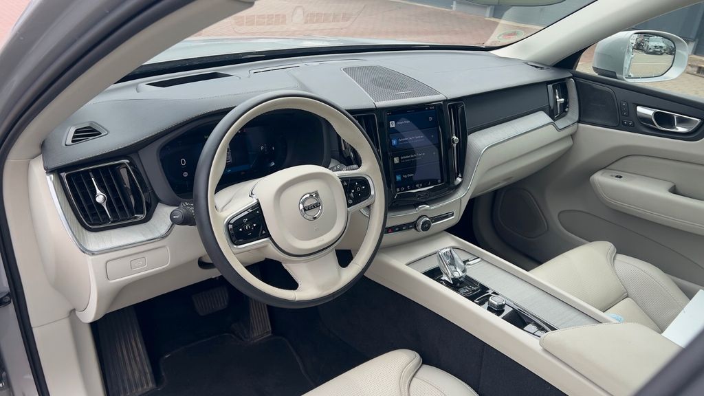 Volvo XC60 2022