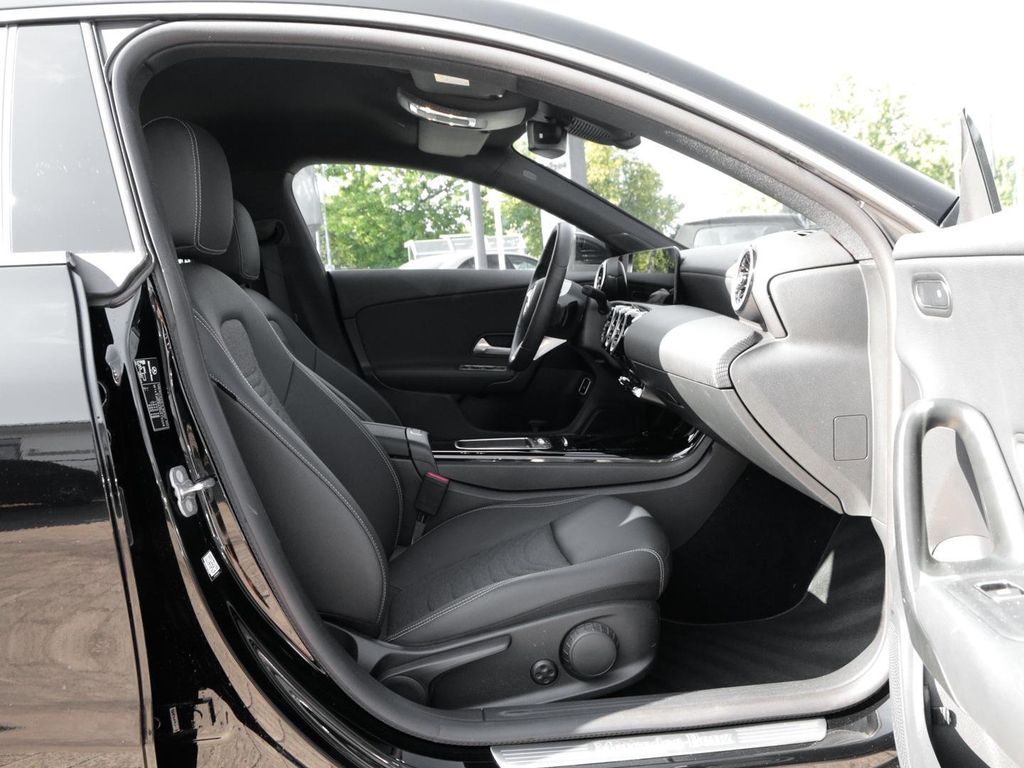 Mercedes-Benz CLA 180 2024