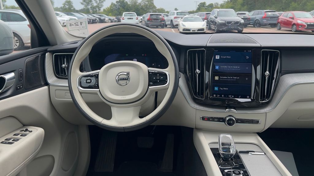 Volvo XC60 2022