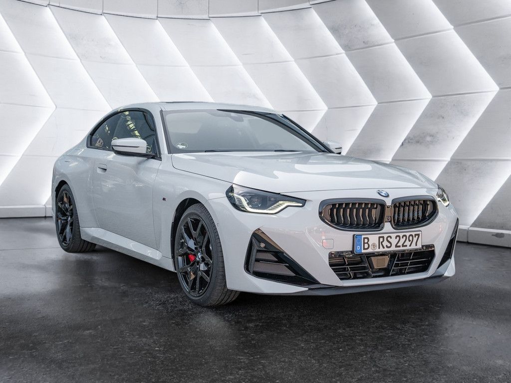 BMW 220 2025