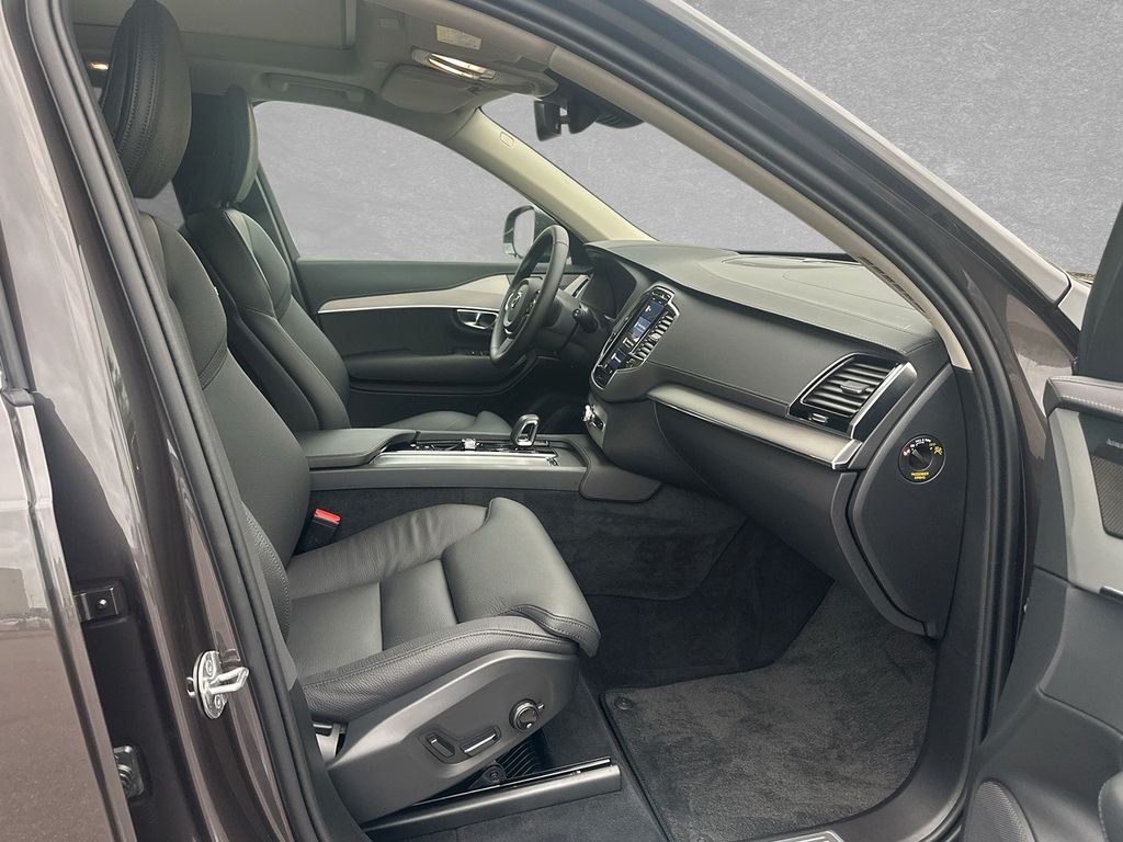 Volvo XC90 2025