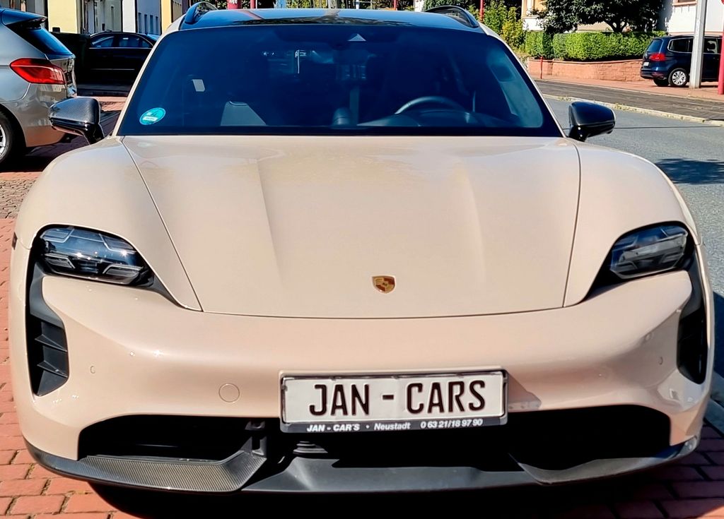 Porsche Taycan 2023