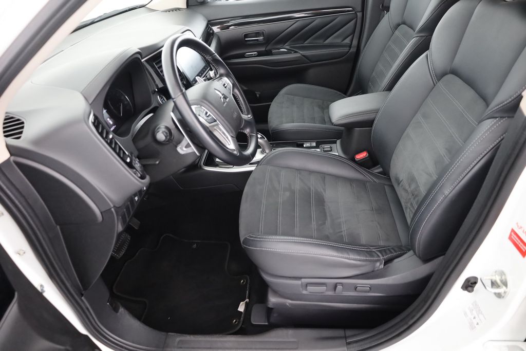 Mitsubishi Outlander 2020