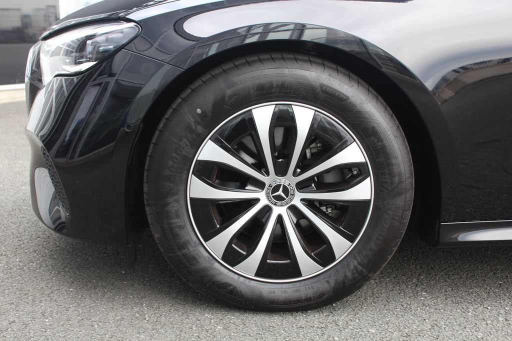 Mercedes-Benz E 200 2025