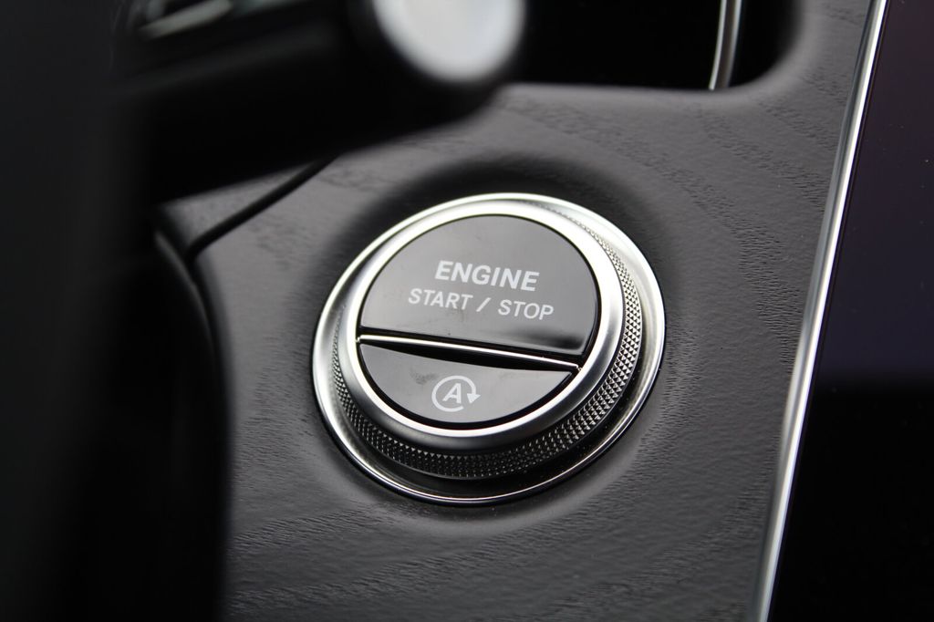 Mercedes-Benz E 200 2025