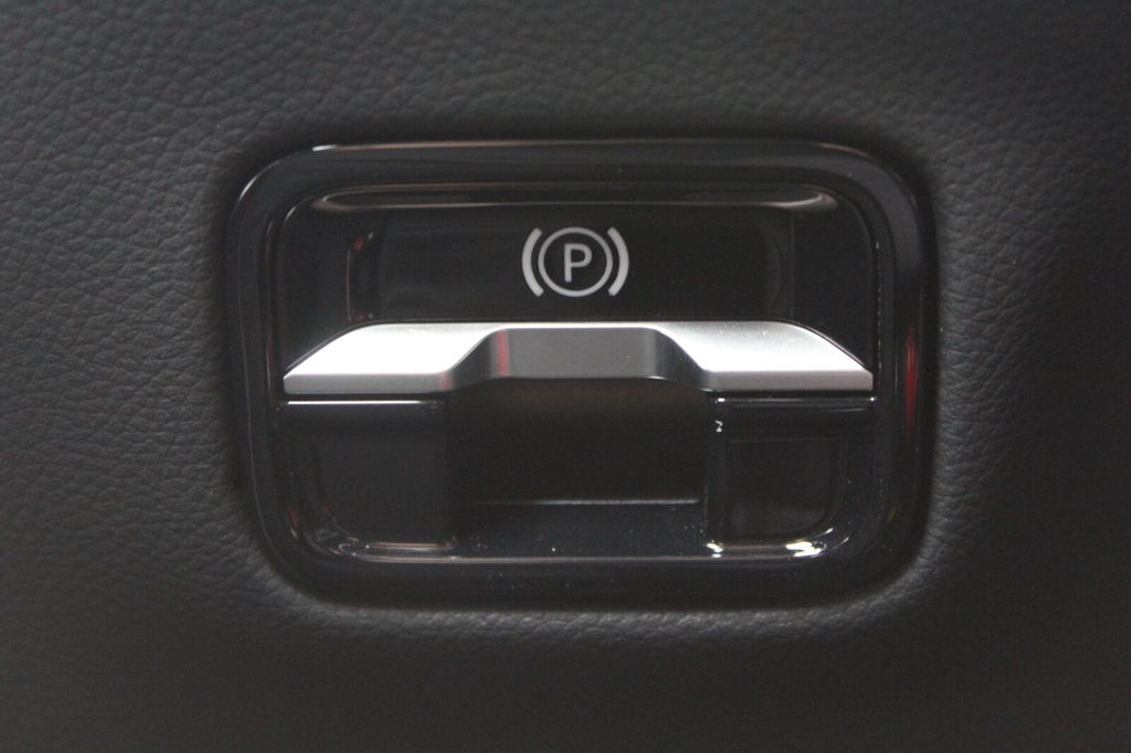 Mercedes-Benz E 200 2025