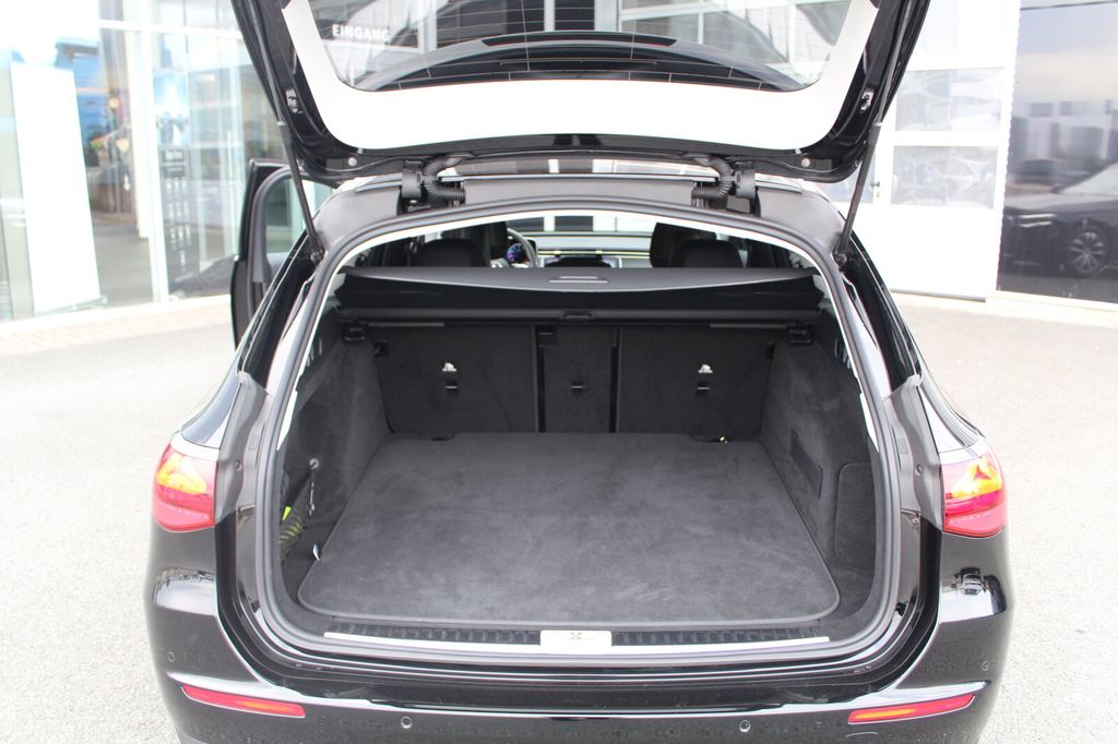 Mercedes-Benz E 200 2025