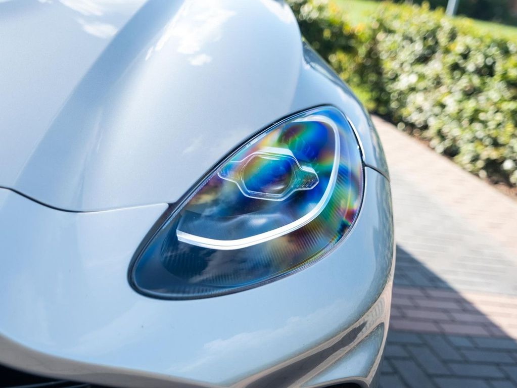 Aston Martin DBX 2023