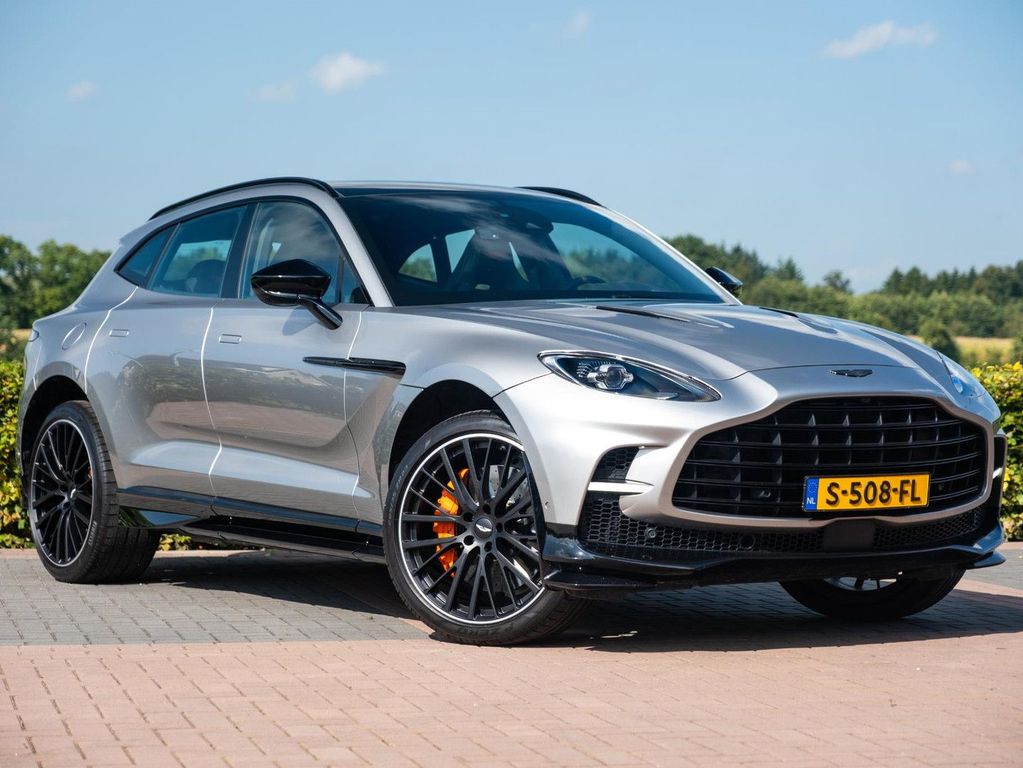 Aston Martin DBX 2023