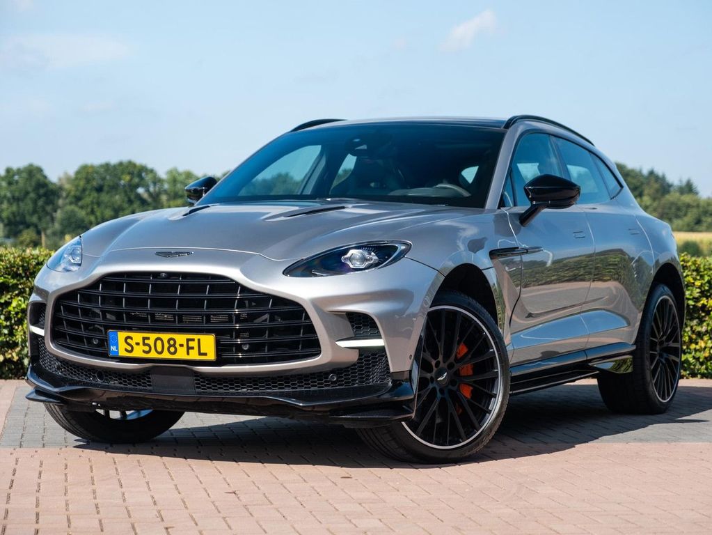 Aston Martin DBX 2023