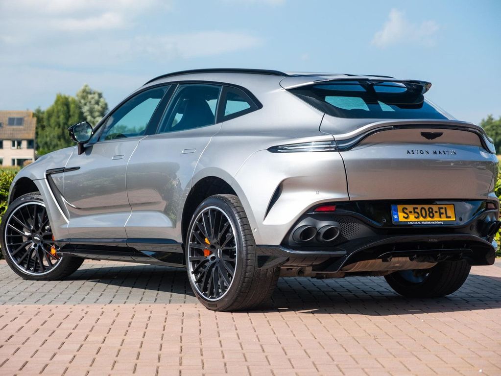 Aston Martin DBX 2023