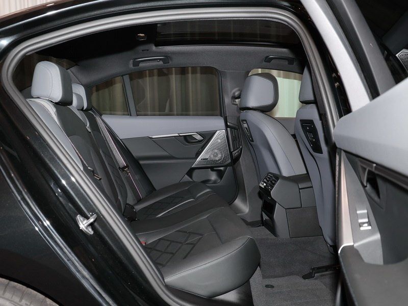 BMW i5 2024