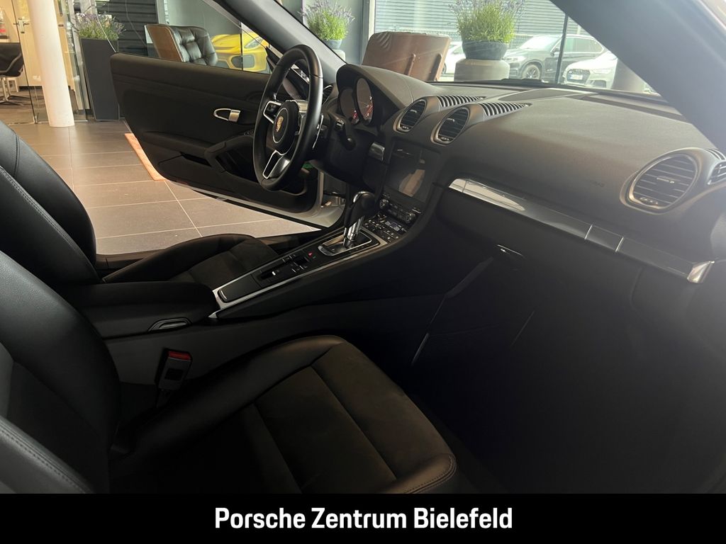 Porsche Boxster 2024