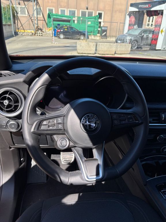 Alfa Romeo Stelvio 2023