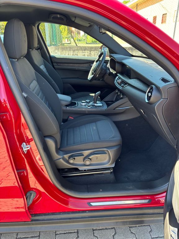 Alfa Romeo Stelvio 2023