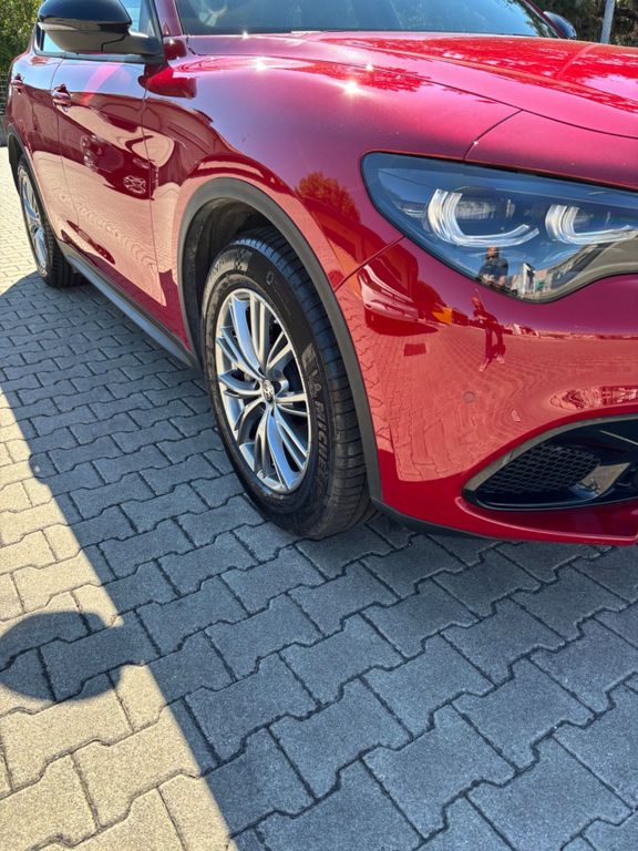 Alfa Romeo Stelvio 2023