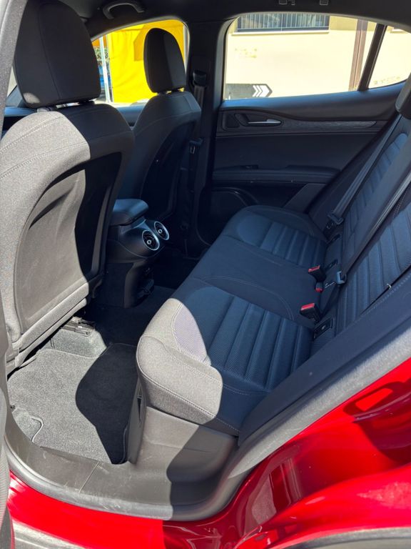 Alfa Romeo Stelvio 2023