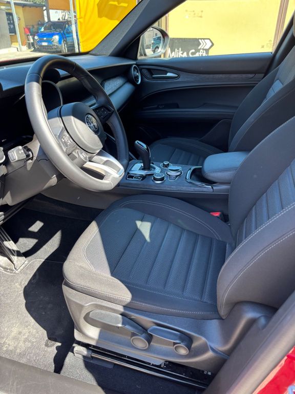 Alfa Romeo Stelvio 2023