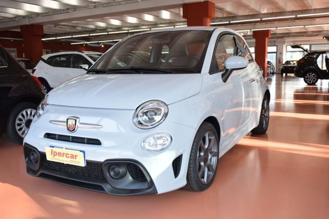 Abarth 595 2022
