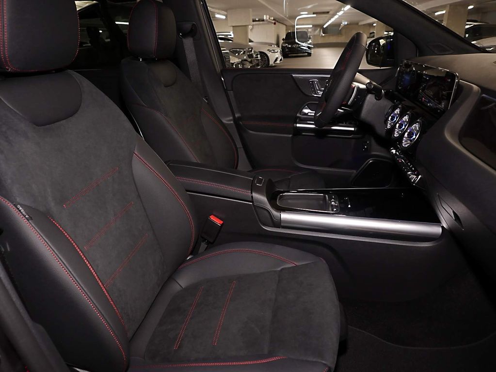 Mercedes-Benz B 220 2025