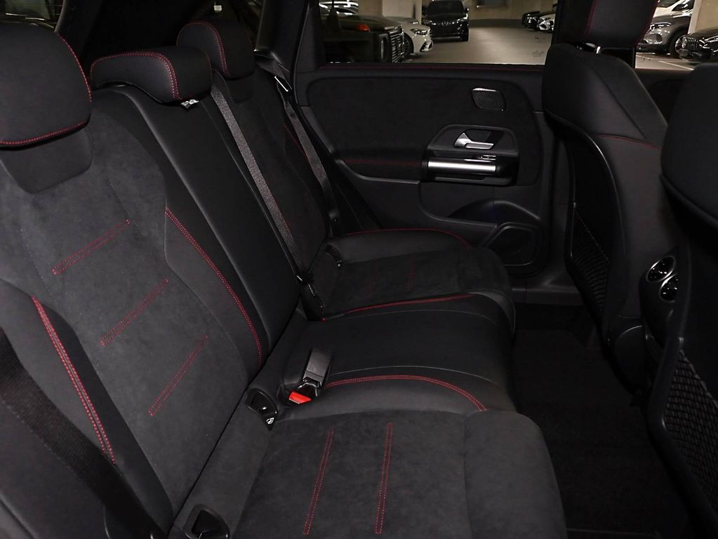 Mercedes-Benz B 220 2025