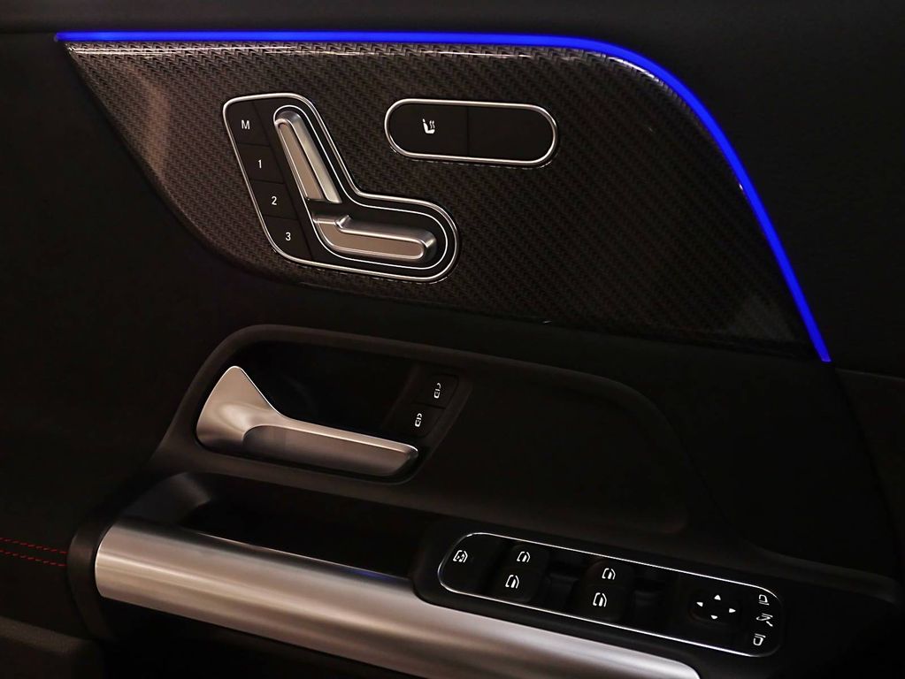 Mercedes-Benz B 220 2025