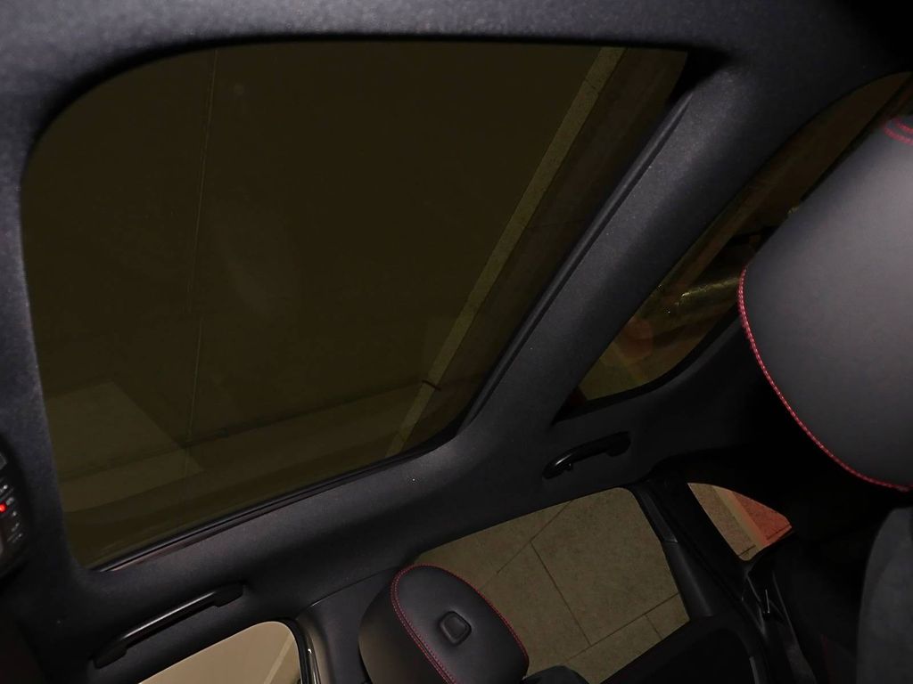 Mercedes-Benz B 220 2025