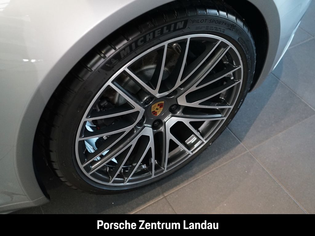 Porsche 992 2024