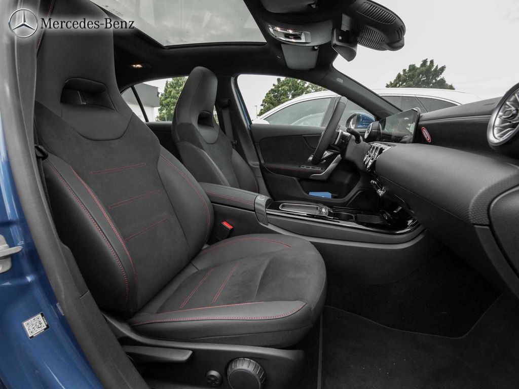 Mercedes-Benz A 200 2025