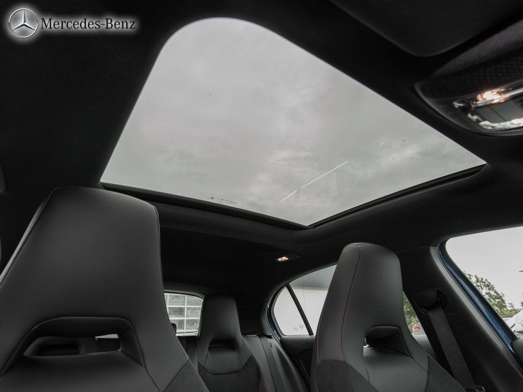 Mercedes-Benz A 200 2025