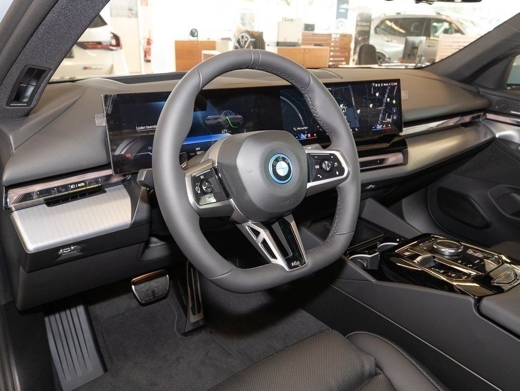 BMW i5 2025