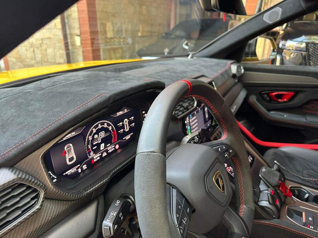 Lamborghini Urus 2024