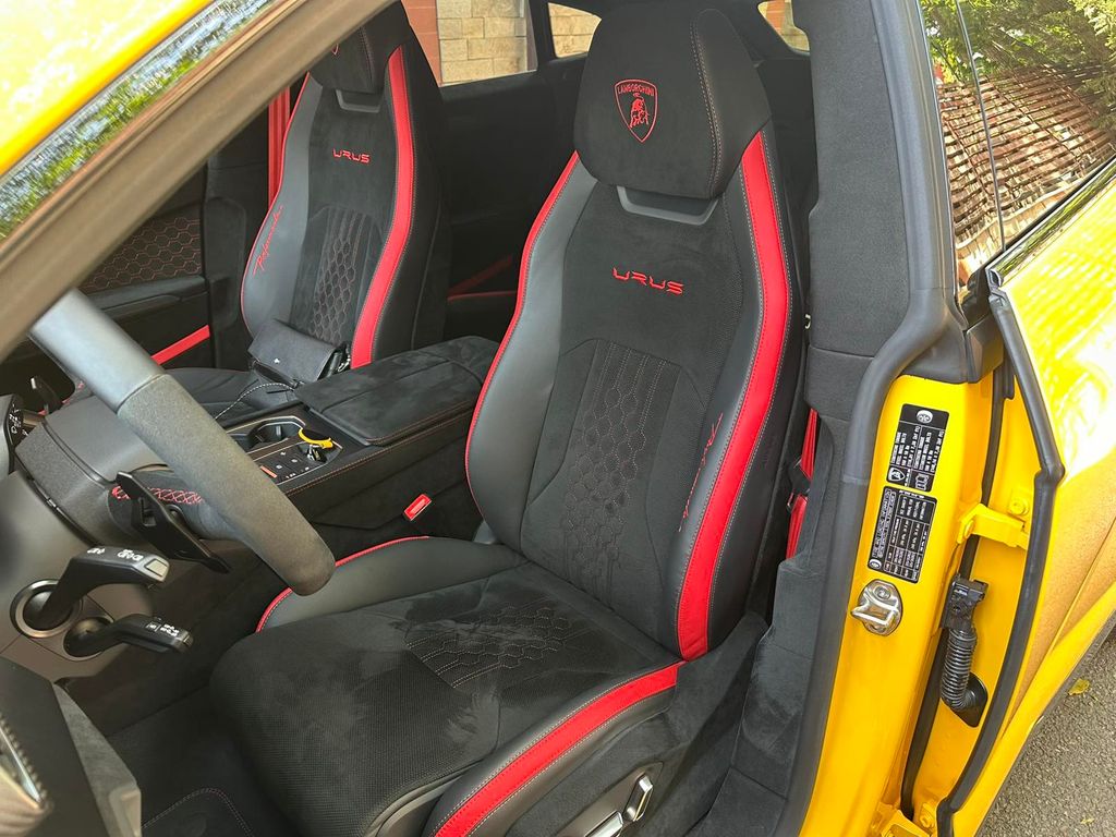 Lamborghini Urus 2024