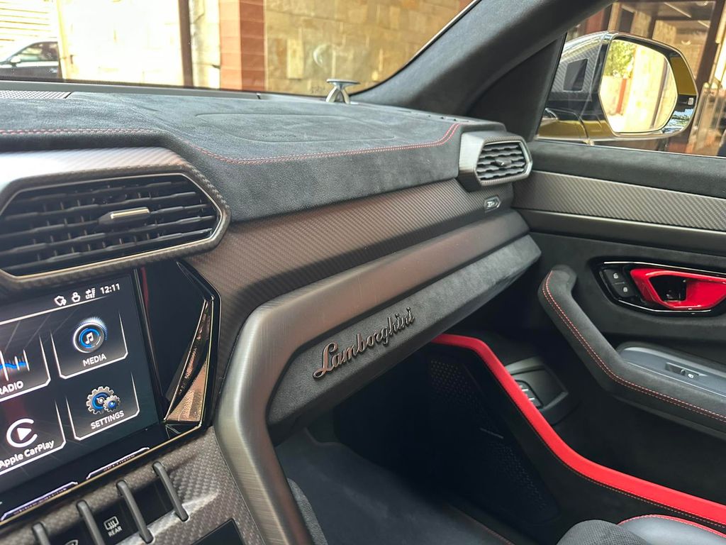 Lamborghini Urus 2024