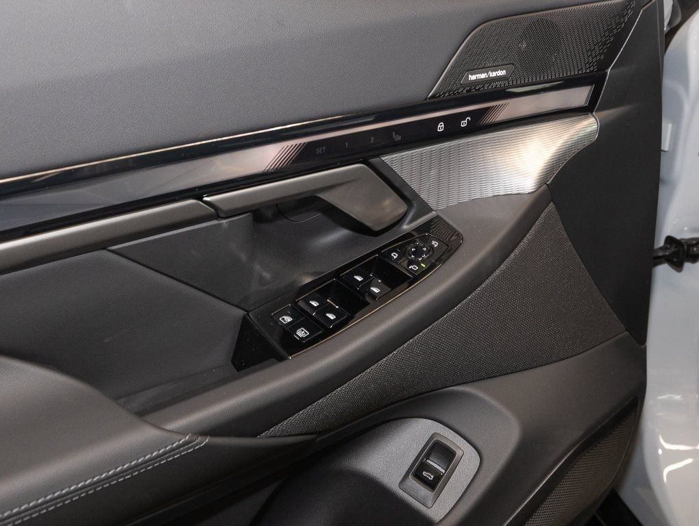 BMW i5 2025
