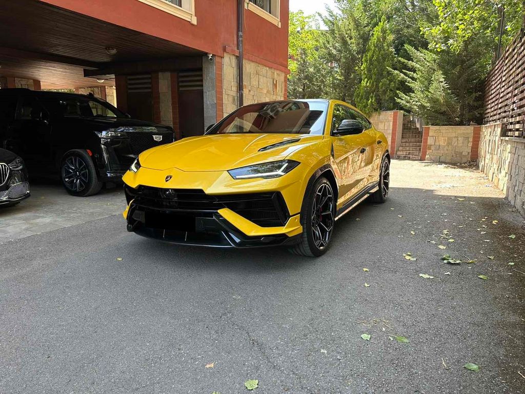 Lamborghini Urus 2024