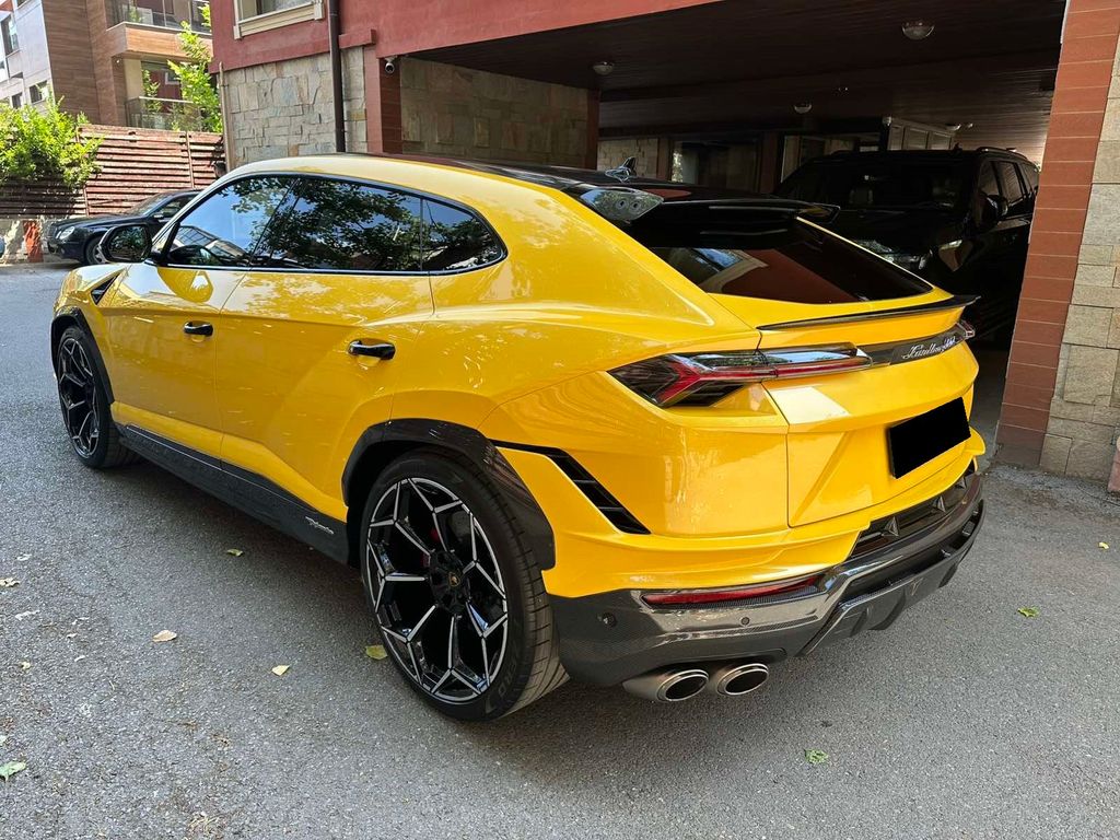Lamborghini Urus 2024