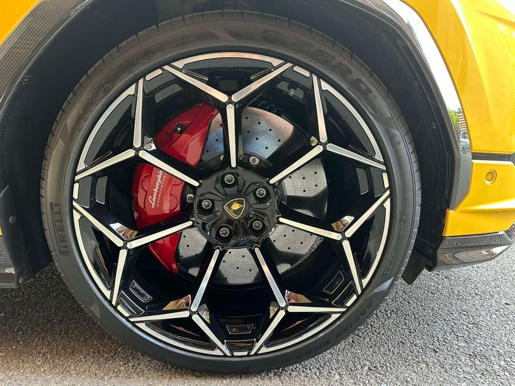 Lamborghini Urus 2024