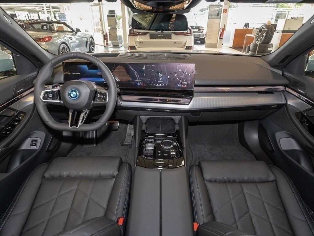 BMW i5 2025