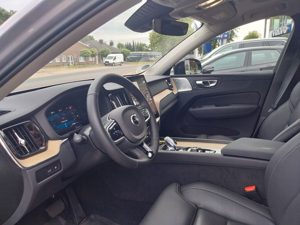 Volvo XC60 2025