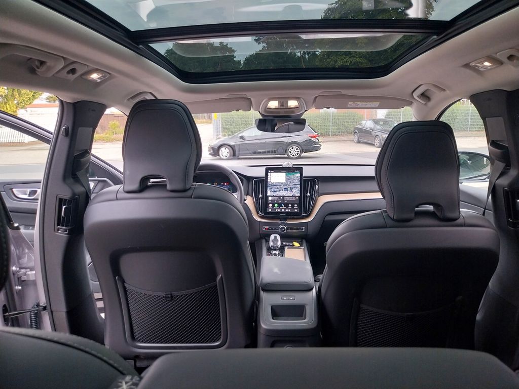 Volvo XC60 2025