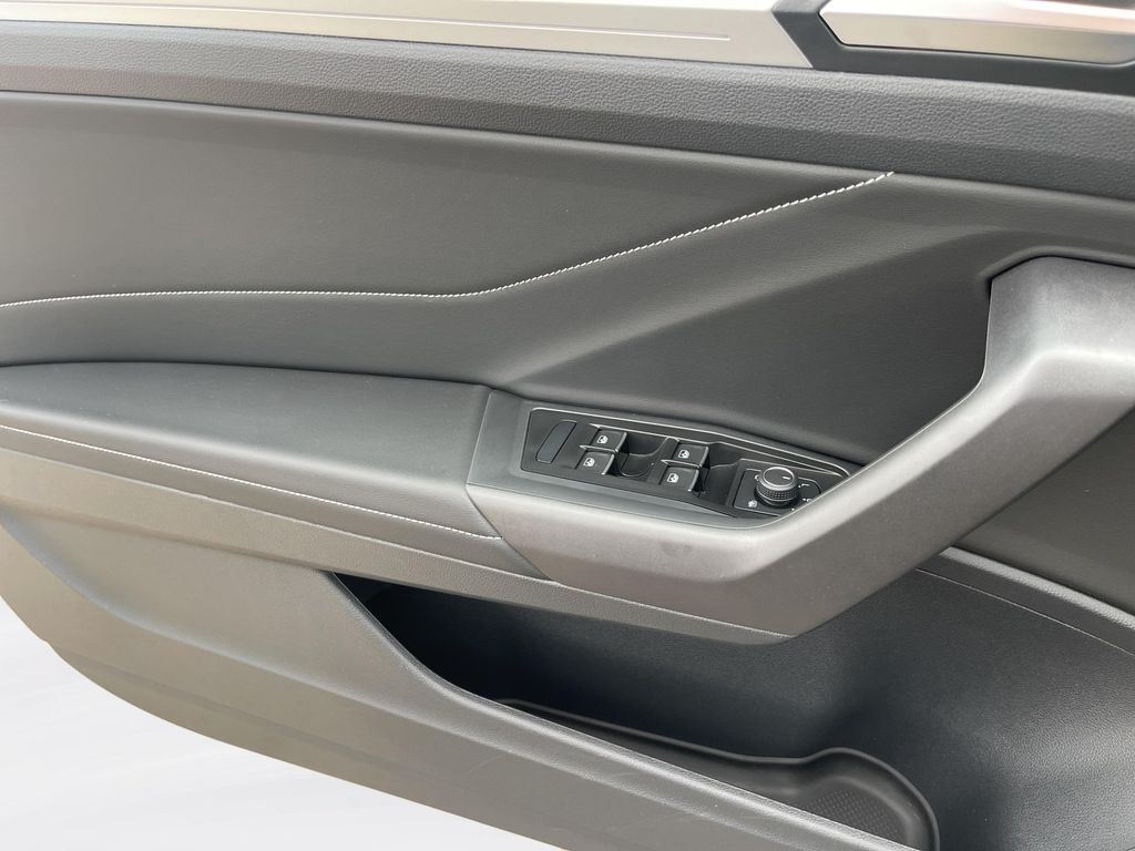 Volkswagen T-Roc 2024