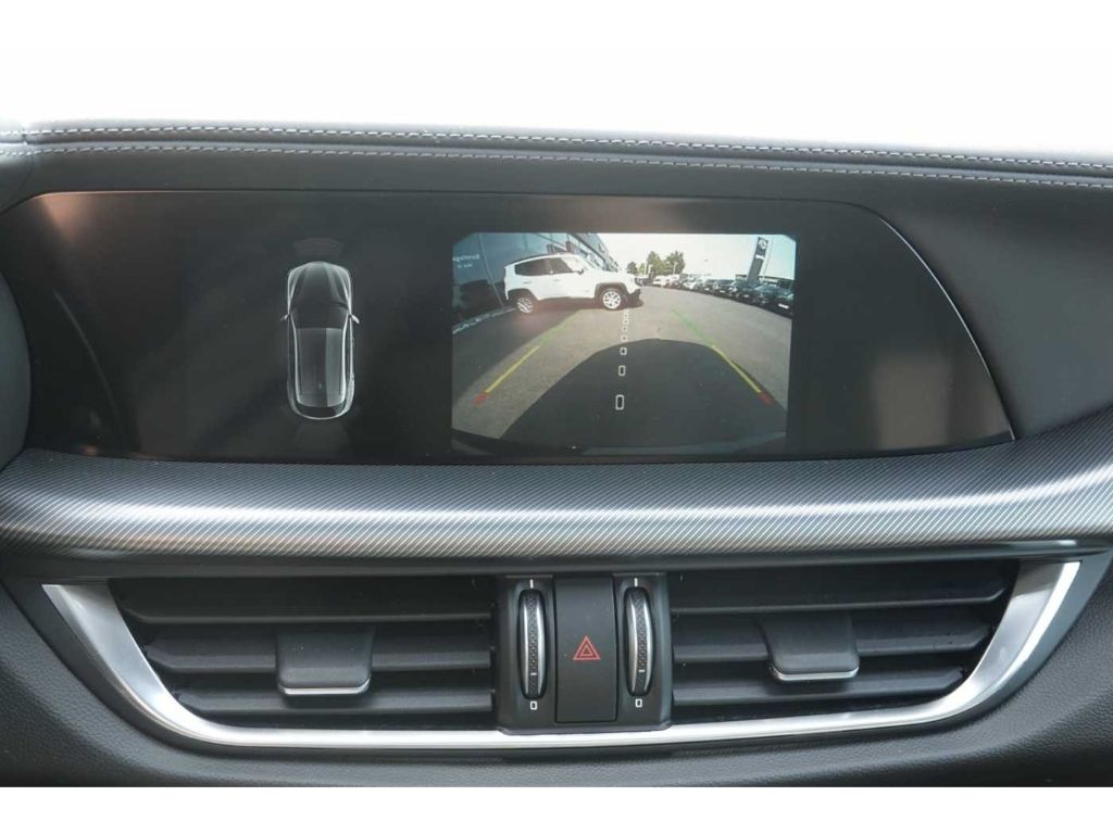 Alfa Romeo Stelvio 2025