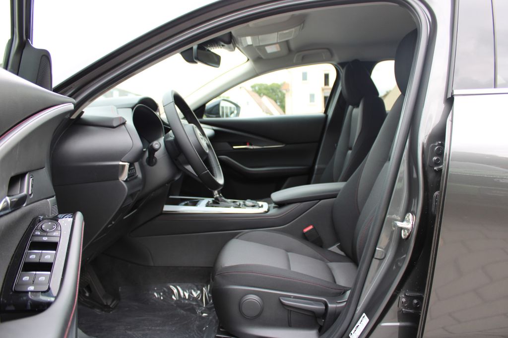 Mazda CX-30 2025
